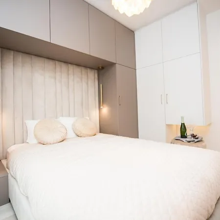 Luxury Lounge Apartament - City Apartament *